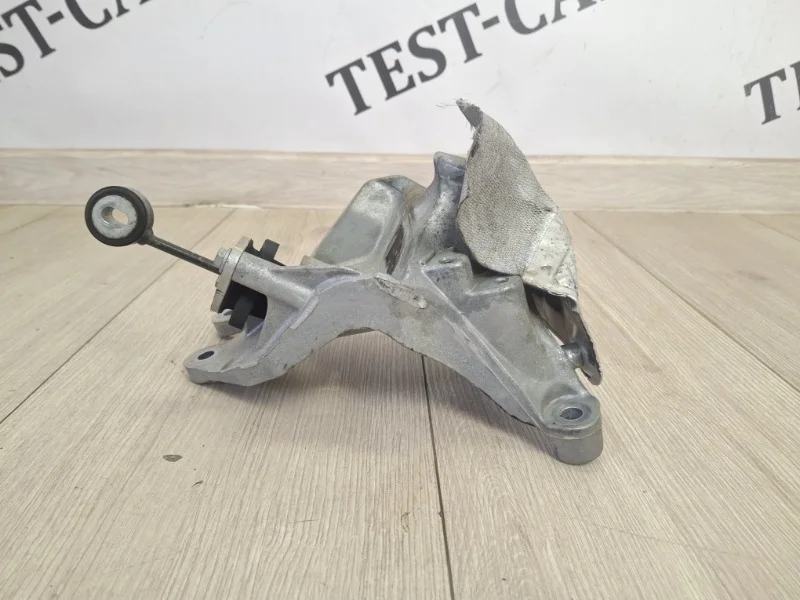 Опора двигателя Audi Q7 S-line 2019 4M