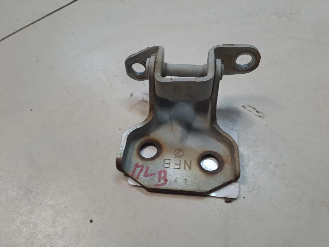 Петля двери передней левой верхняя для Subaru Legacy B13 2003-2009