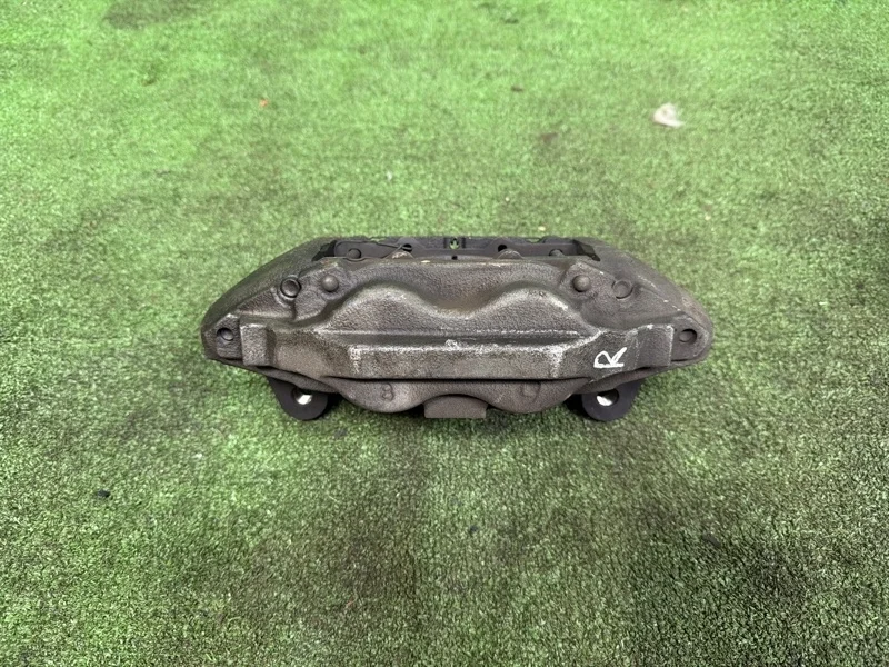 Суппорт Lexus LX 2015-2021 4773060320, передний правый