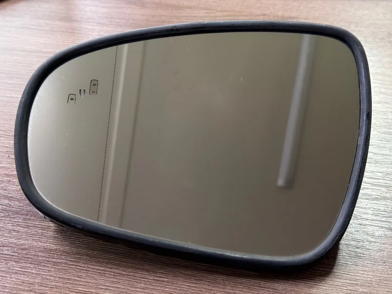 Зеркальный элемент Lexus GS ES IS LS 2012-2017 8796130E50, левый