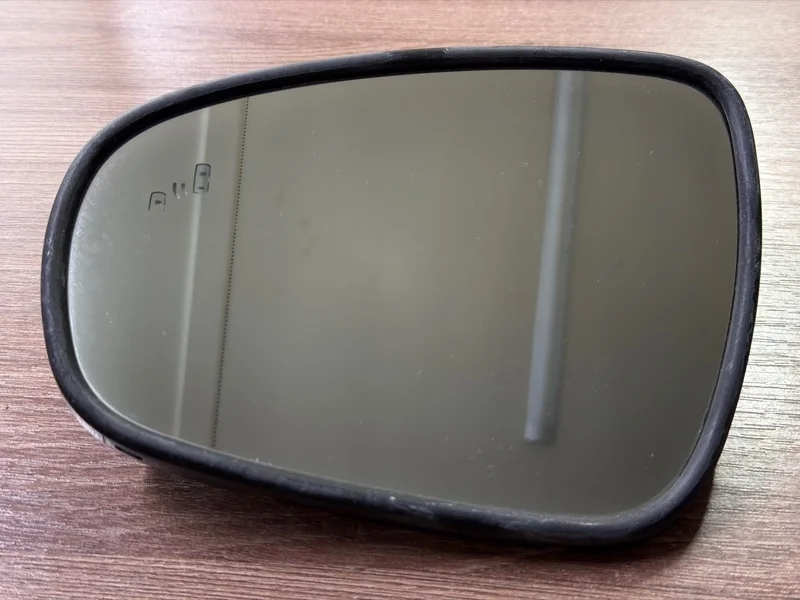 Зеркальный элемент Lexus GS ES IS LS 2012-2017 8796130E50, левый