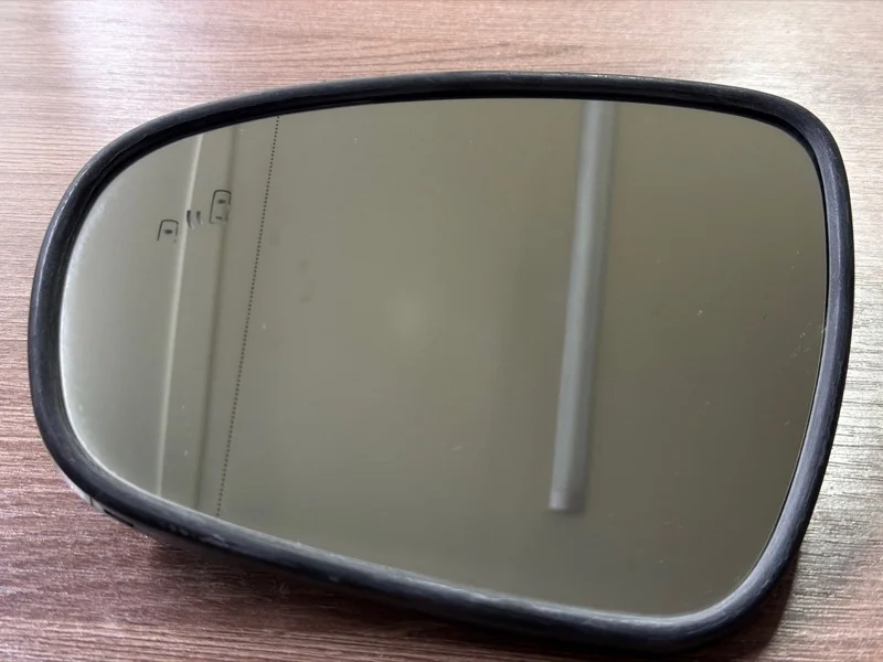 Зеркальный элемент Lexus GS ES IS LS 2012-2017 8796130E50, левый