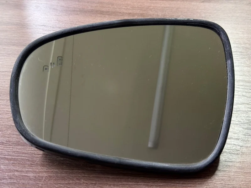 Зеркальный элемент Lexus GS ES IS LS 2012-2017 8796130E50, левый