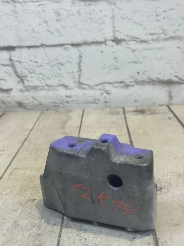 Кронштейн кпп левый VW Golf 7 2015