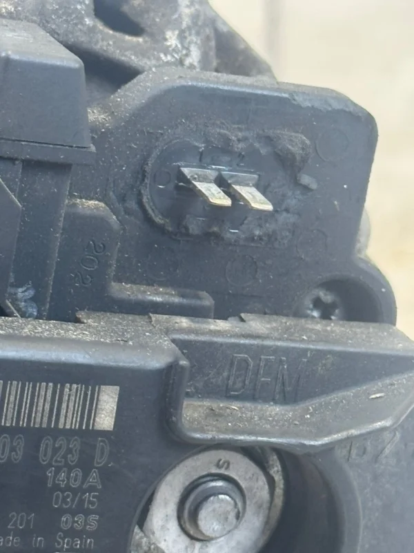 Генератор VW Caddy 2011