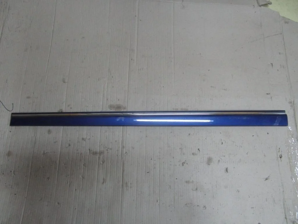 Молдинг двери Mercedes-Benz