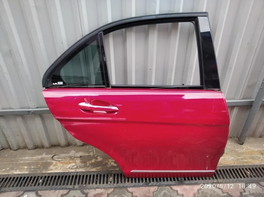 Дверь задняя правая Mercedes-Benz