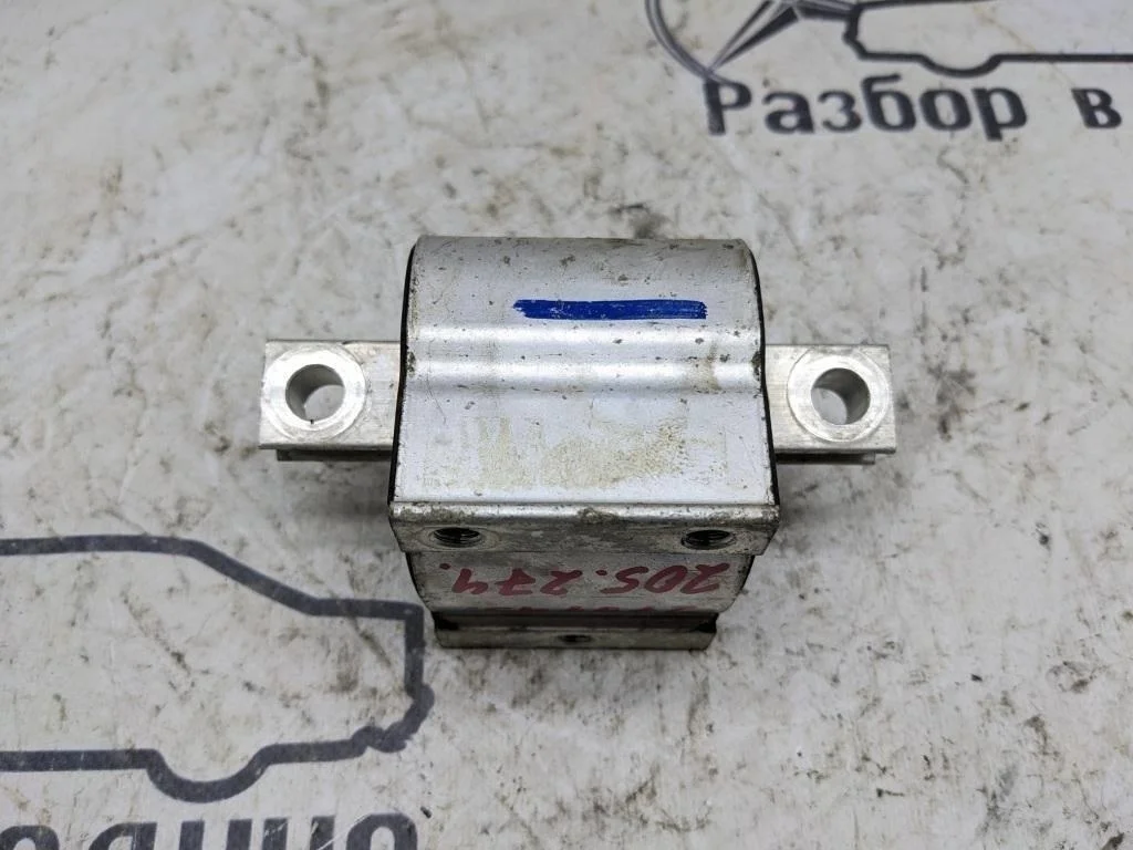 Опора КПП Mercedes-Benz