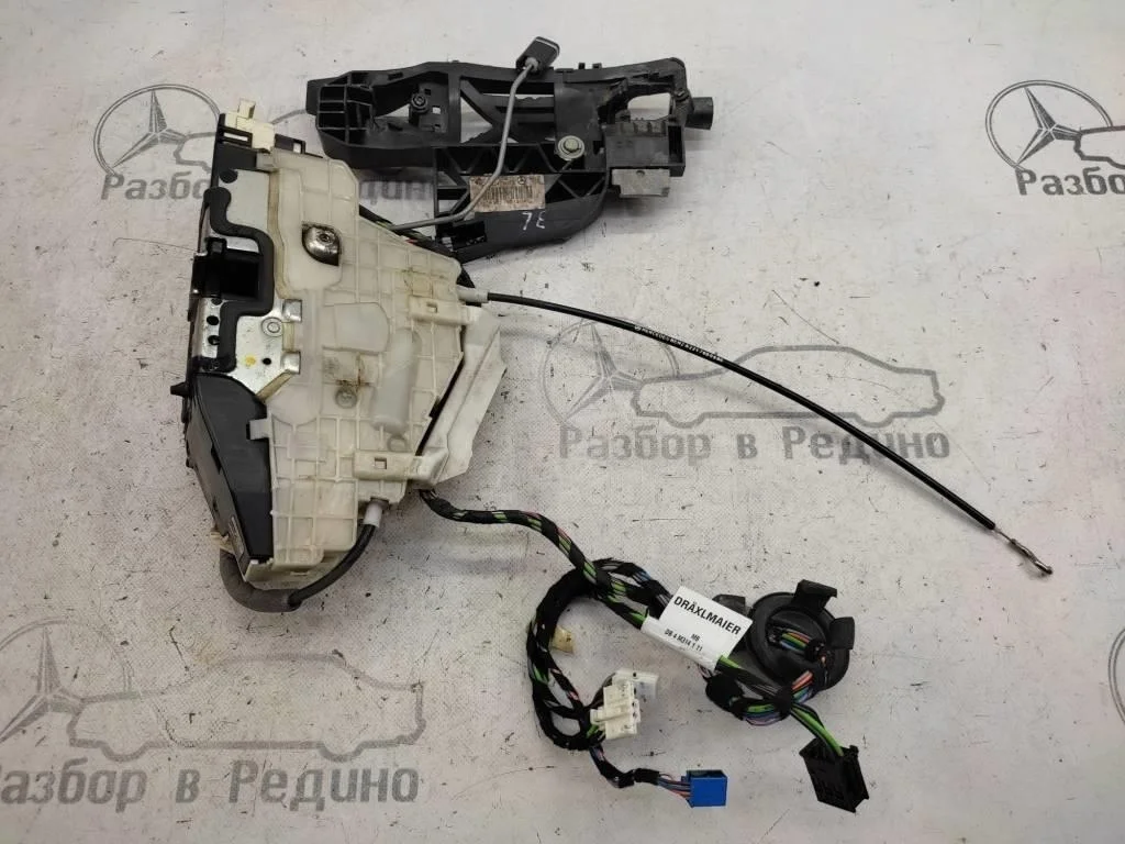 Замок двери задней левой Mercedes-Benz