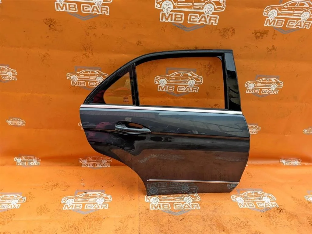 Дверь задняя правая Mercedes-Benz