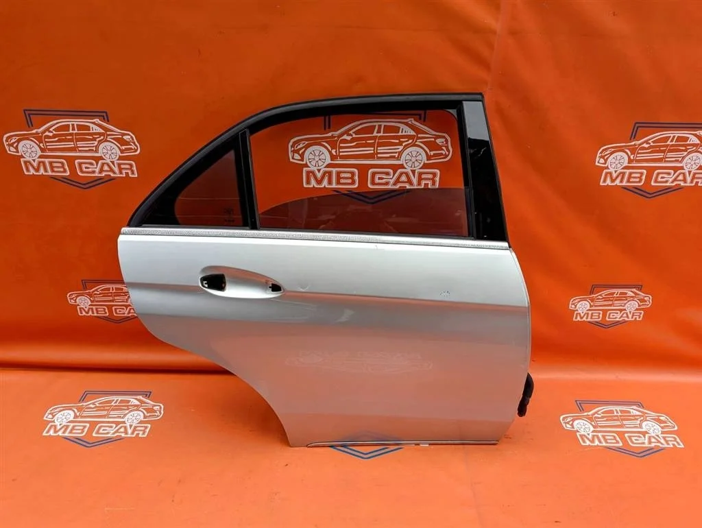 Дверь задняя правая Mercedes-Benz