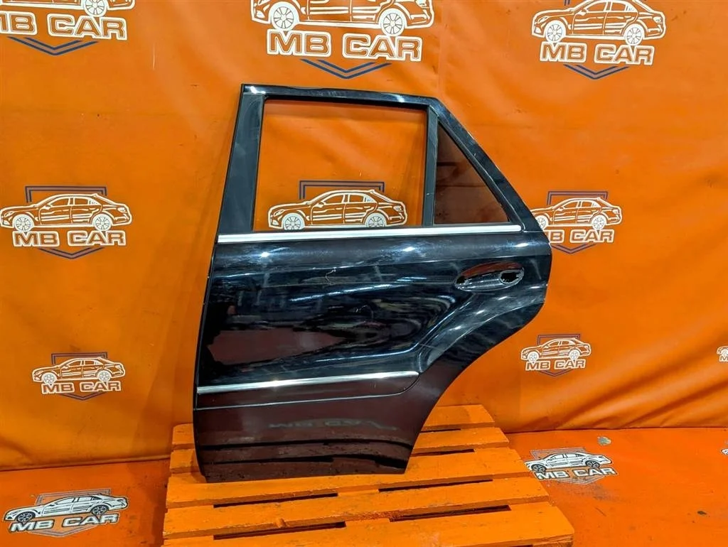 Дверь задняя левая Mercedes-Benz