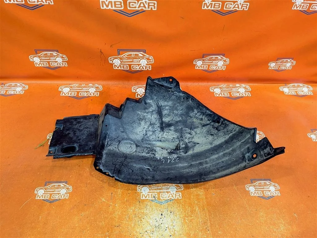 Подкрылок передний левый, задняя часть Mercedes-Benz