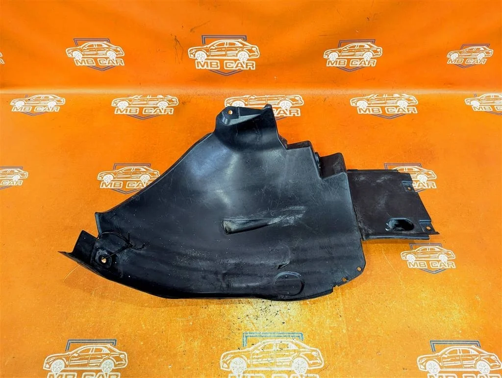 Подкрылок передний правый, задняя часть Mercedes-Benz