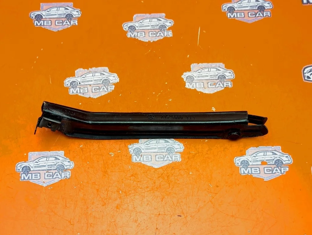 Кронштейн крепления бампера Mercedes-Benz