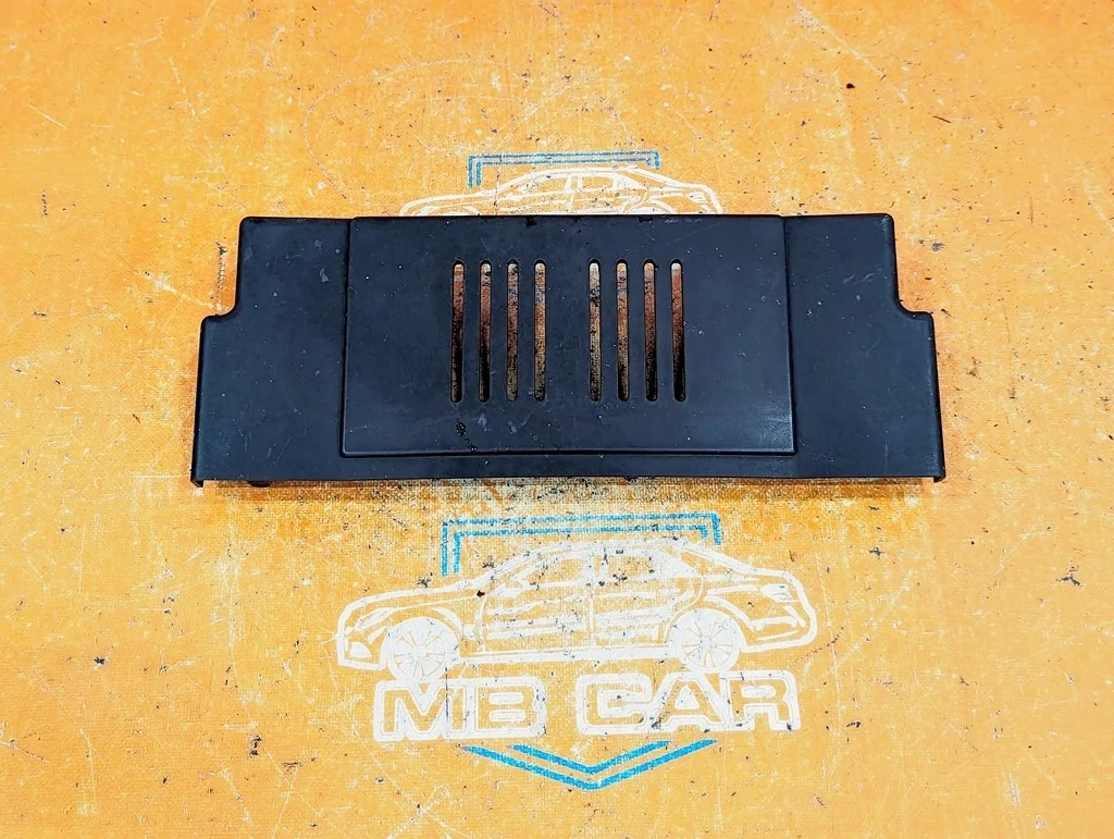 Крышка воздушного фильтра Mercedes-Benz