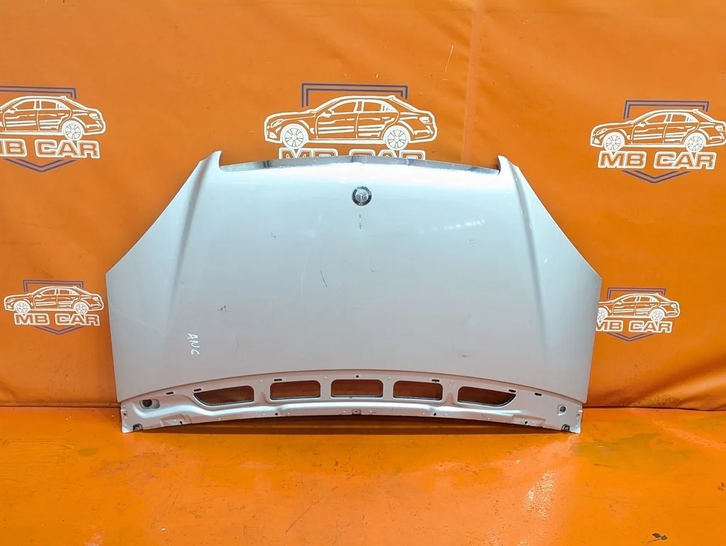 Капот Mercedes-Benz