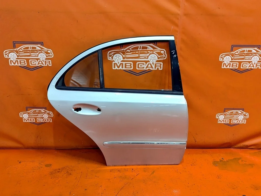 Дверь задняя правая Mercedes-Benz