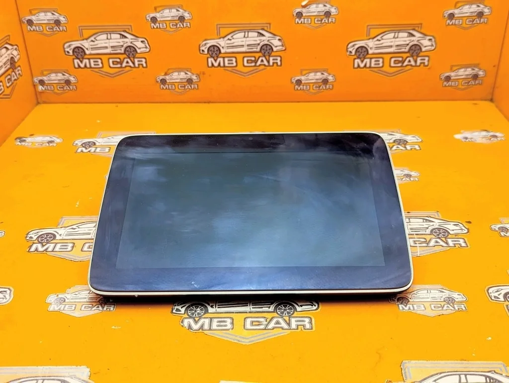 Монитор Mercedes-Benz