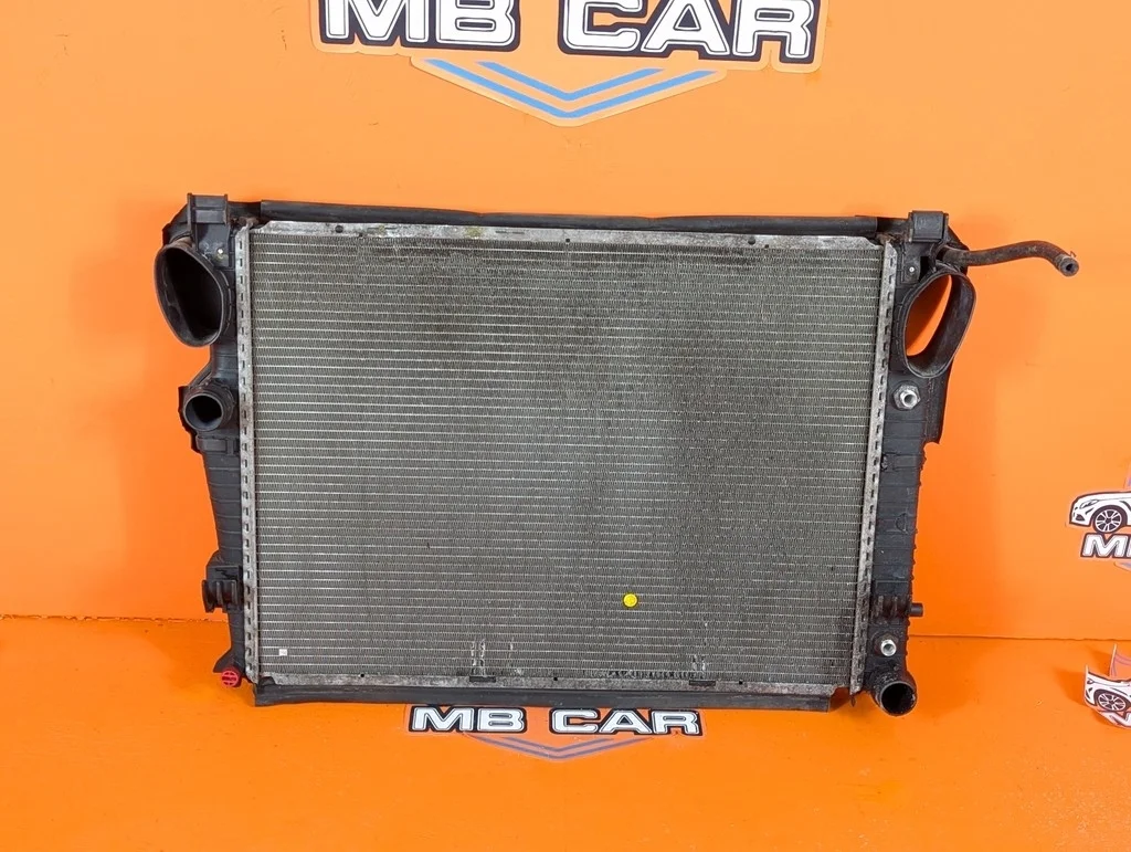 Радиатор Mercedes-Benz