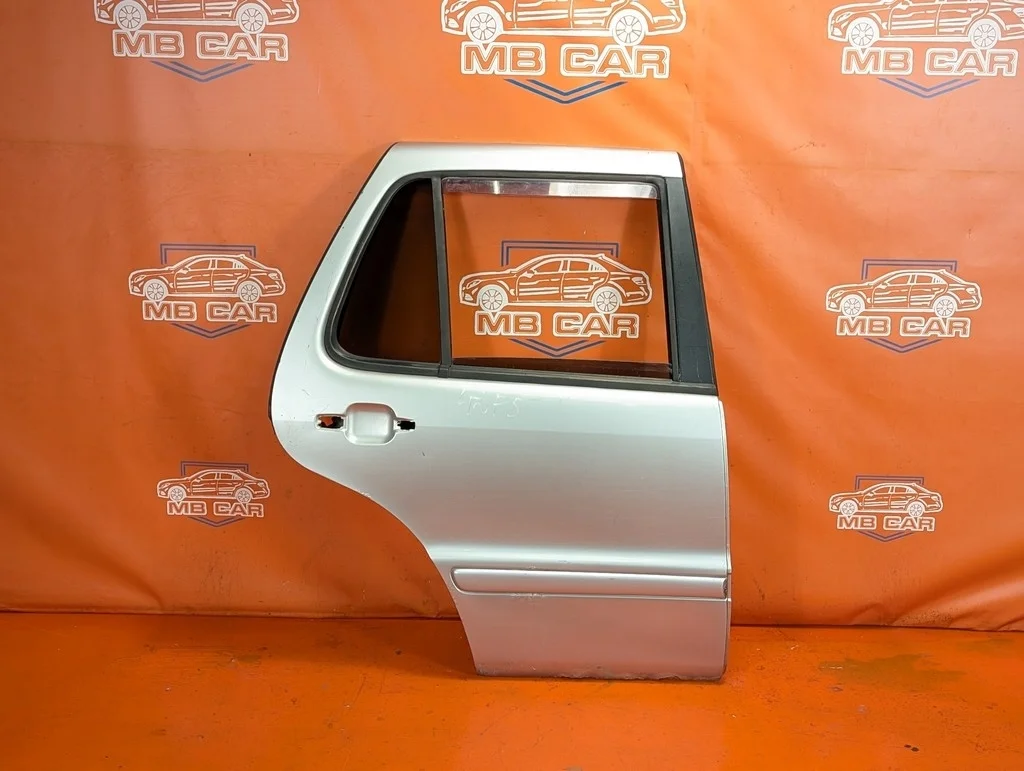 Дверь задняя правая Mercedes-Benz