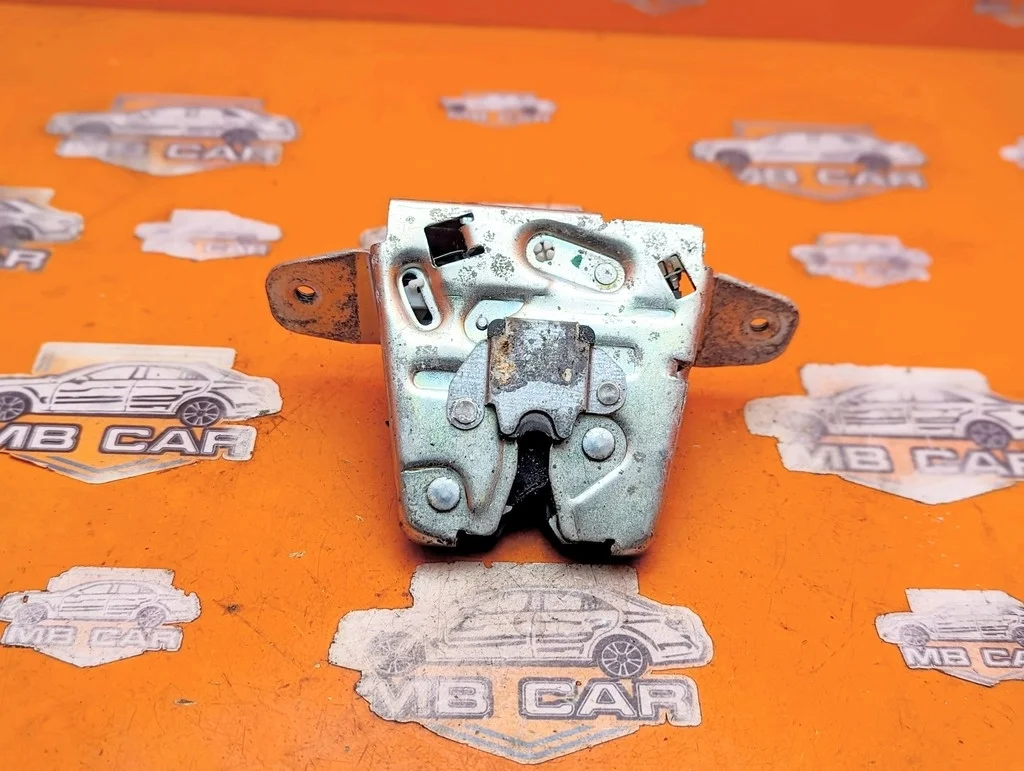 Замок багажника Mercedes-Benz