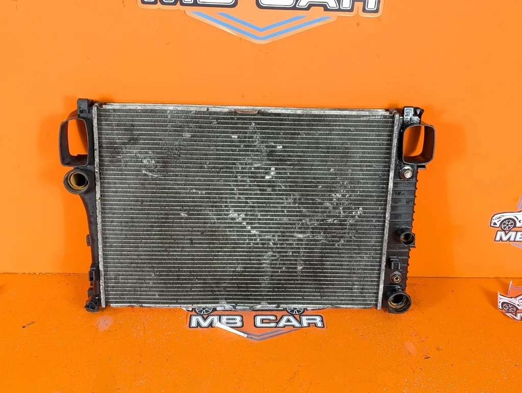 Радиатор Mercedes-Benz