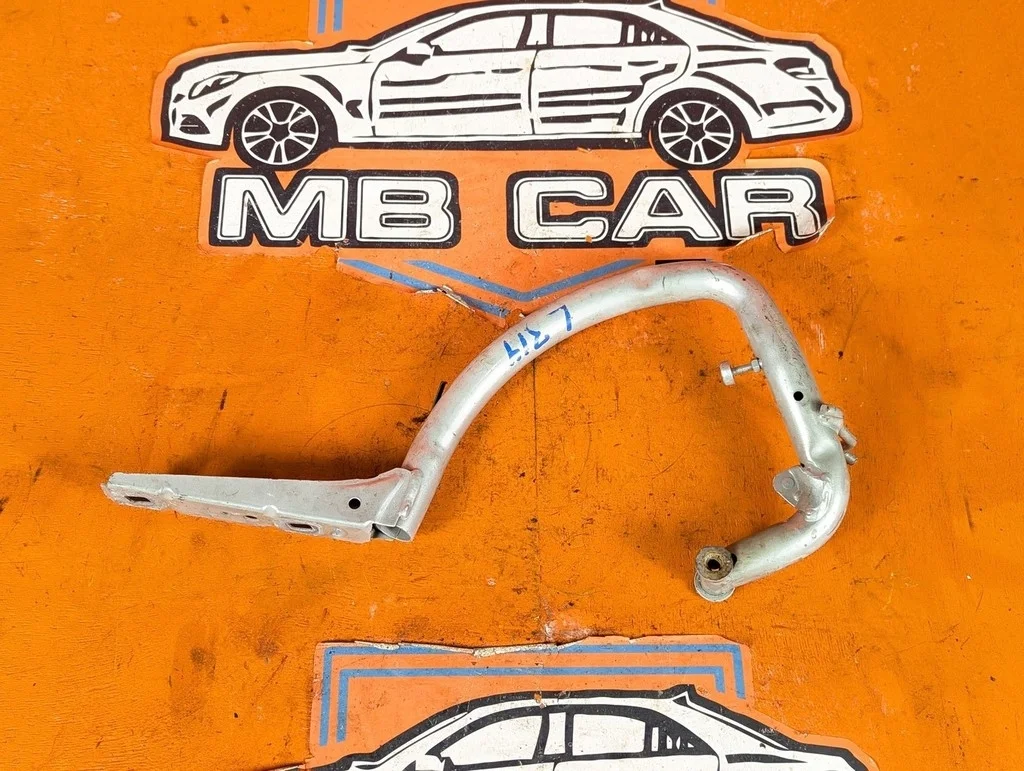 Петля крышки багажника Mercedes-Benz