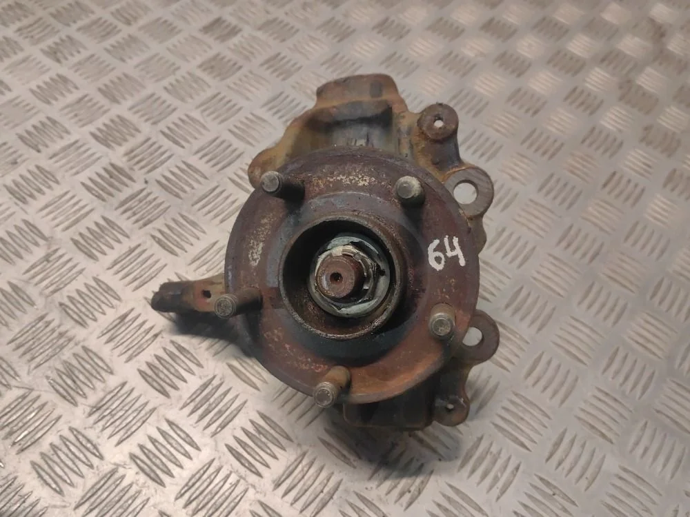 Кулак передний правый Ford Focus 3