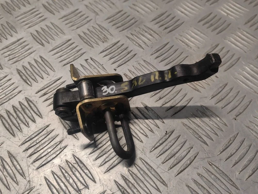 Ограничитель передней правой двери Volvo S80