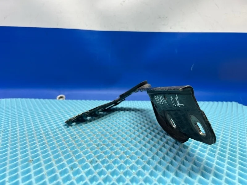 Петля капота PORSCHE Cayenne 2007 95551130200 955 4.8 M48.01, правая