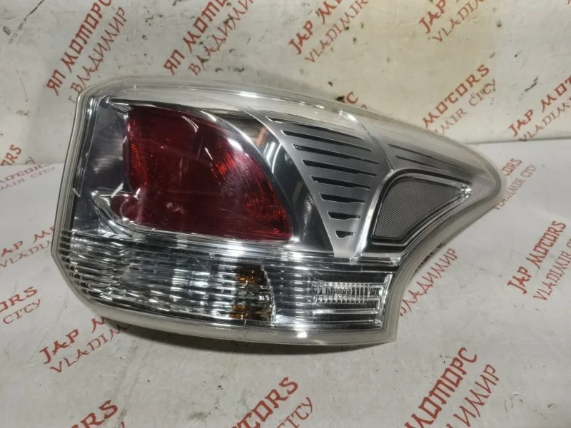Фонарь задний задний правый Mitsubishi Outlander