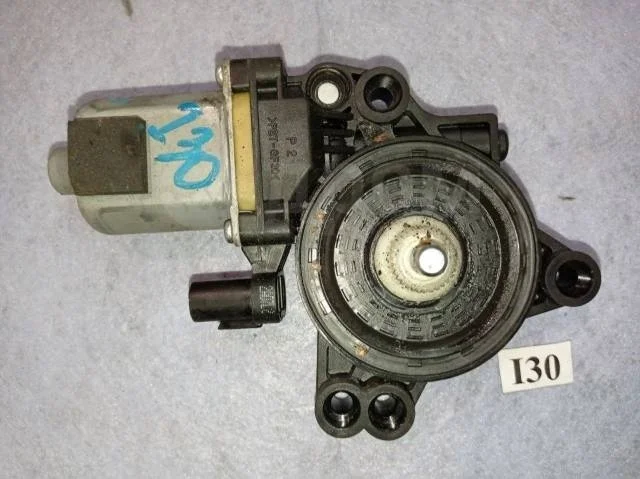 Моторчик стеклоподъемника Hyundai i30 II (2011—2015)