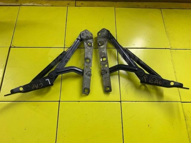 Петля крышки багажника Ford Focus II (2005—2008)