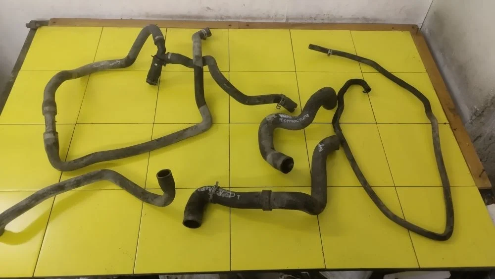 Патрубок радиатора Ford Focus II рестайлинг (2007—2011)