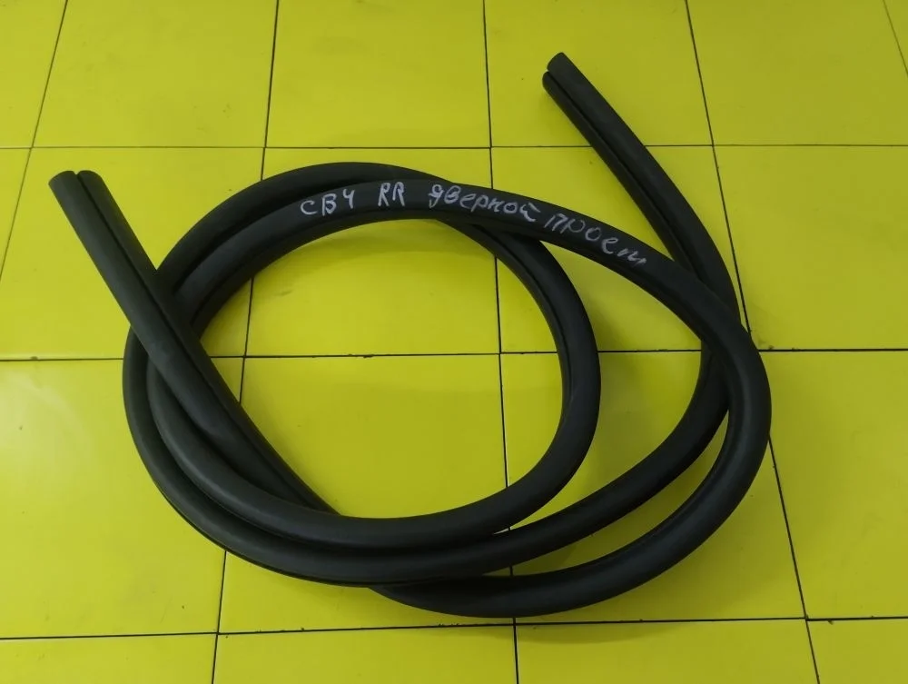 Уплотнитель проема двери Ford Focus II рестайлинг (2007—2011)