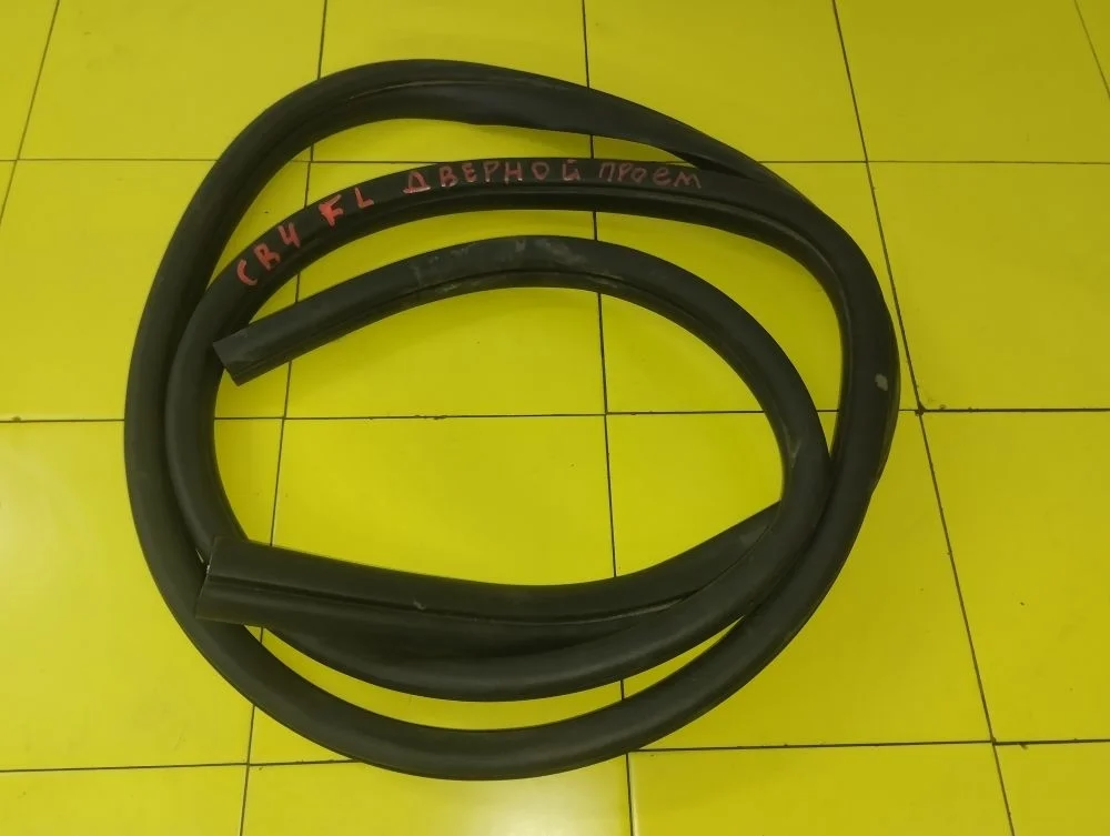 Уплотнитель проема двери Ford Focus II рестайлинг (2007—2011)