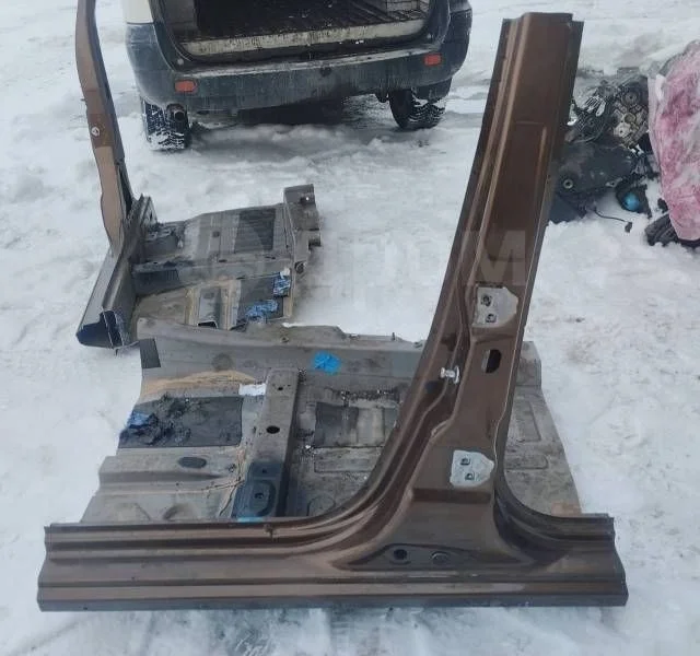 Стойка кузовная Renault Duster I (2010—2015)