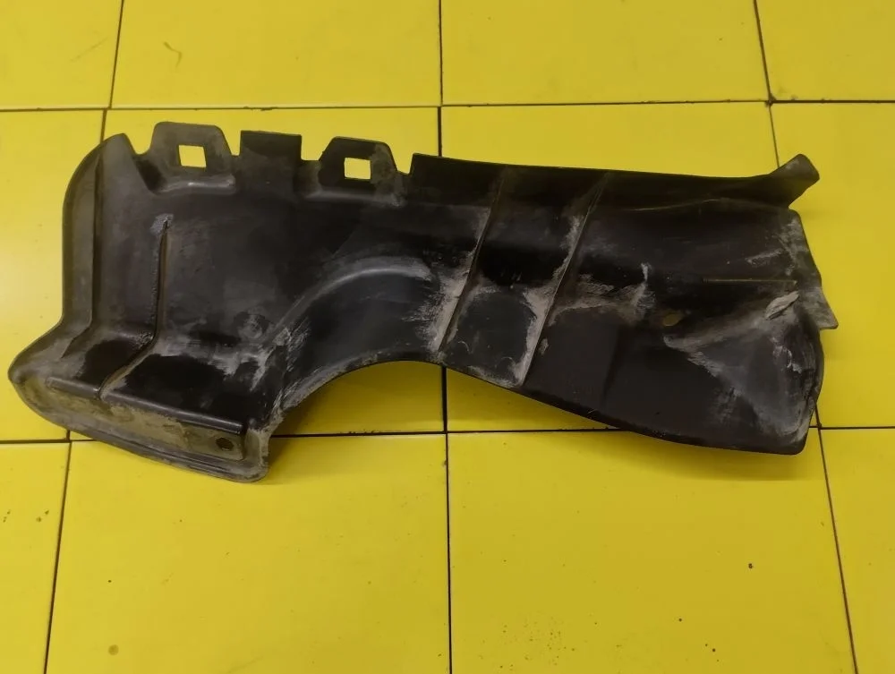 Пыльник бампера заднего Mitsubishi Lancer IX (2000—2007)