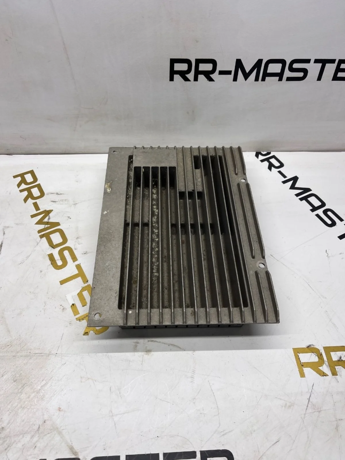 Комплект усилителя Harman Kardon DISCOVERY 3 2005 - 2009 Land Rover Discovery III (2004—2009)