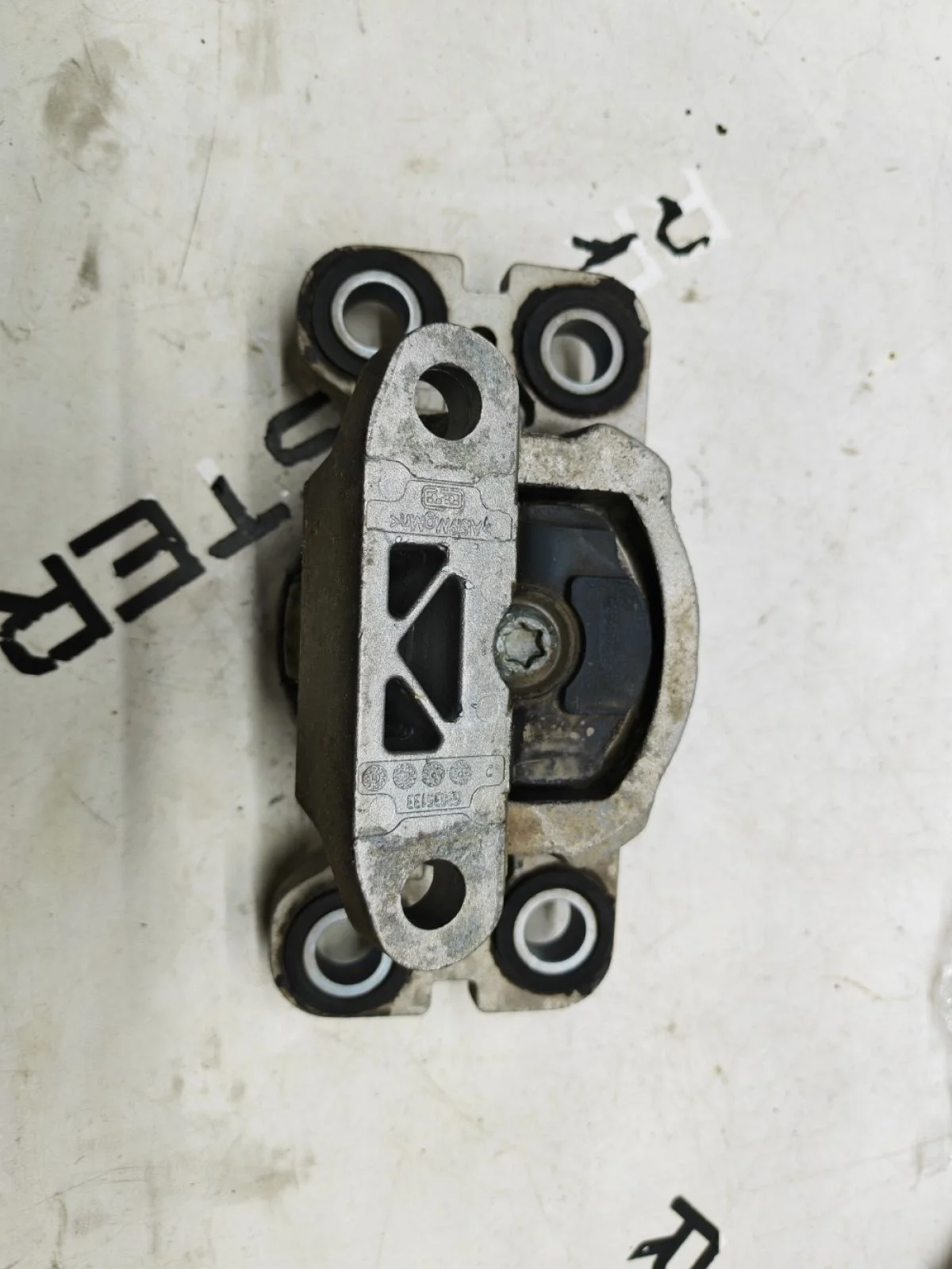 Подушка АКПП Land Rover Range Rover Evoque Land Rover Range Rover Evoque I (2011—2015)