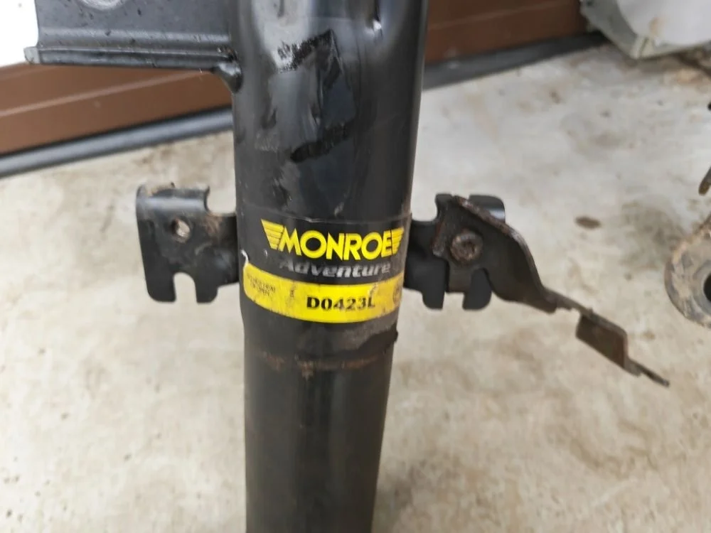 задний амортизатор левый правый  Land Rover Freelander II Land Rover Freelander II (2006—2010)