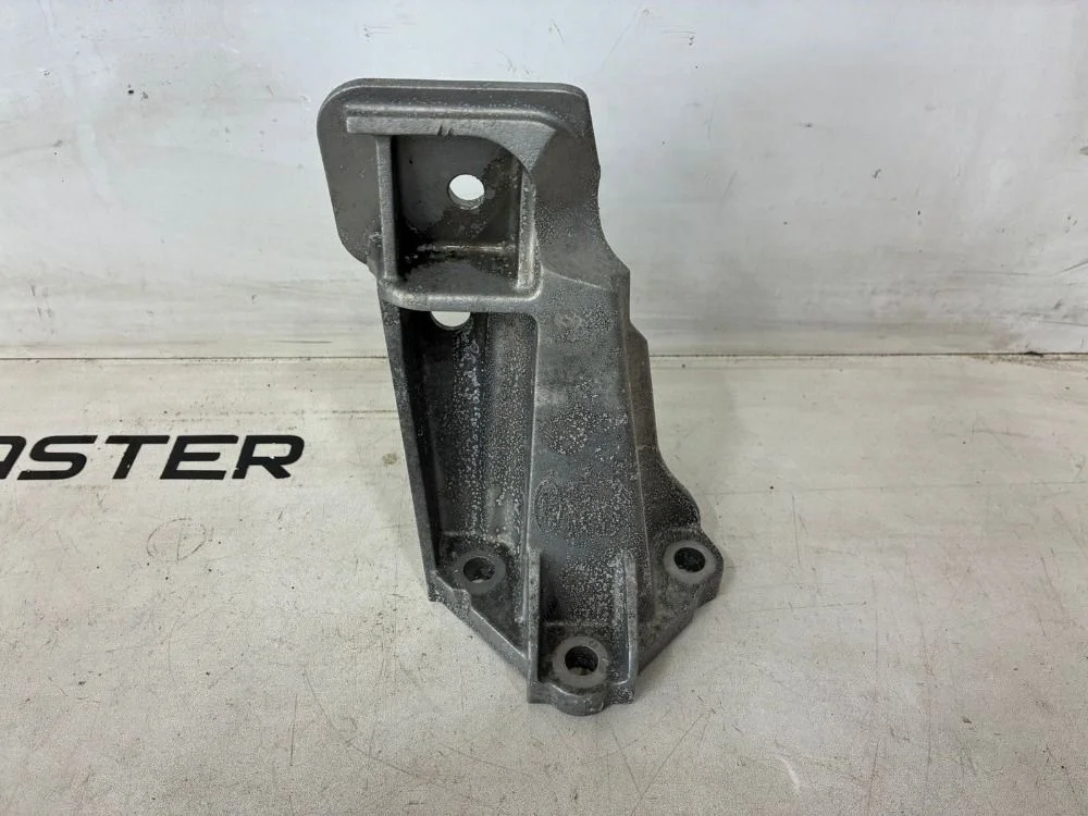 кронштейн двигателя Land Rover Discovery III (2004—2009)