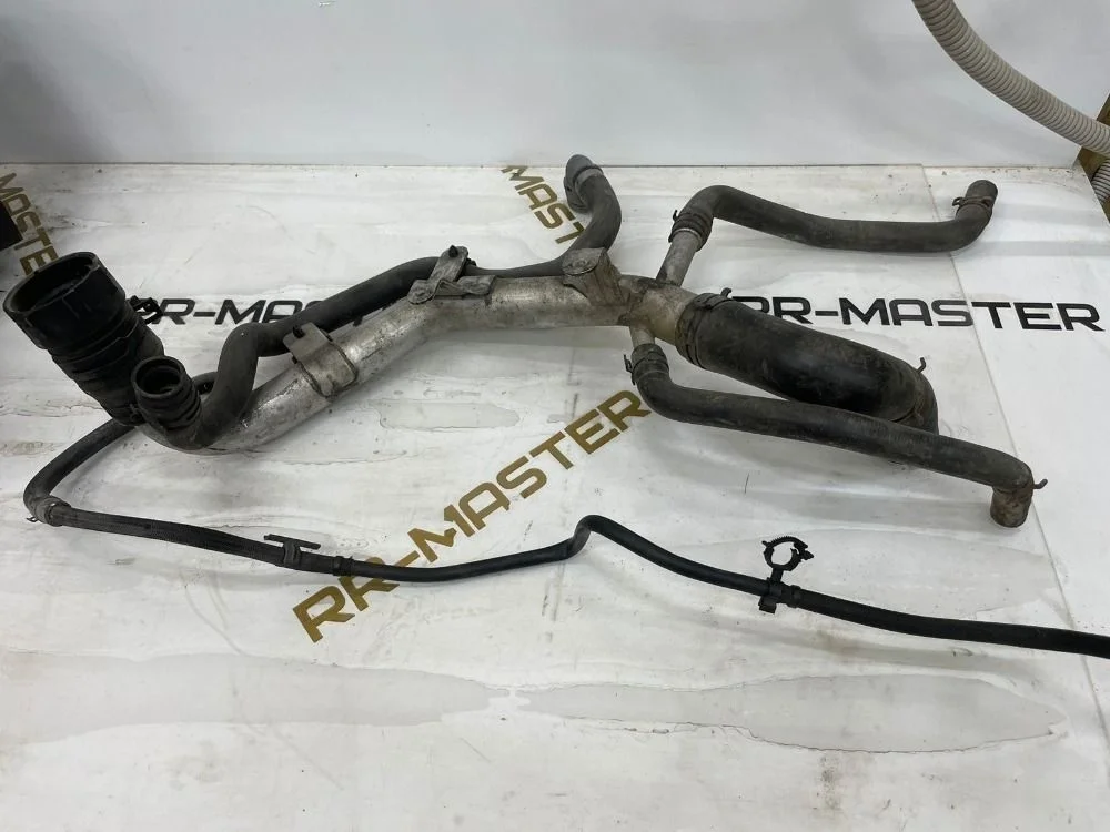 патрубок системы охлаждения Land Rover Range Rover III рестайлинг 2 (2009—2012)