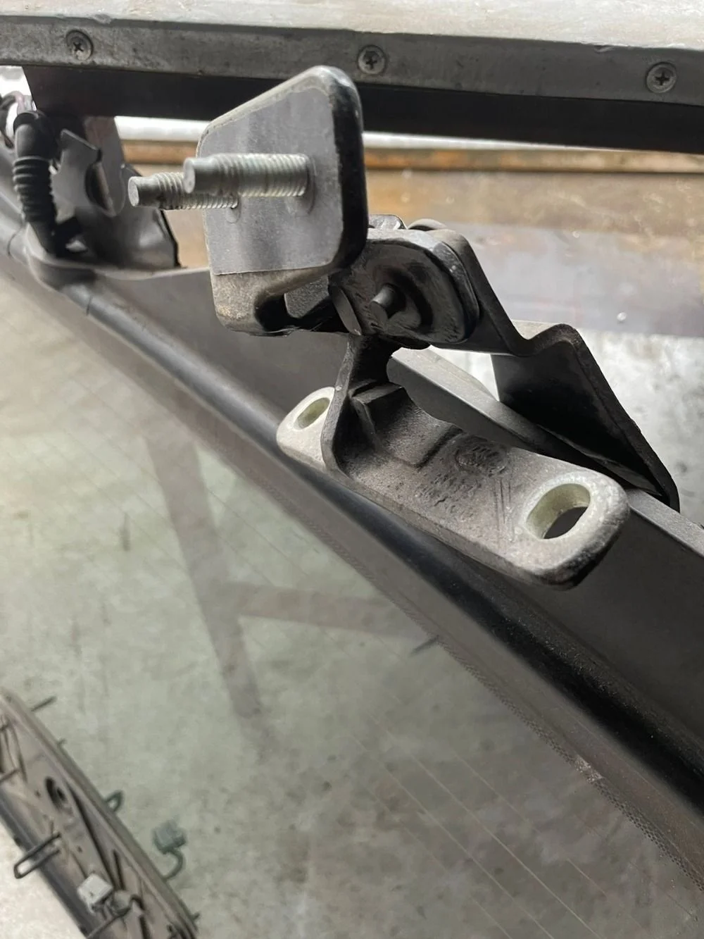 стекло задней двери Land Rover Range Rover Sport I (2005—2009)