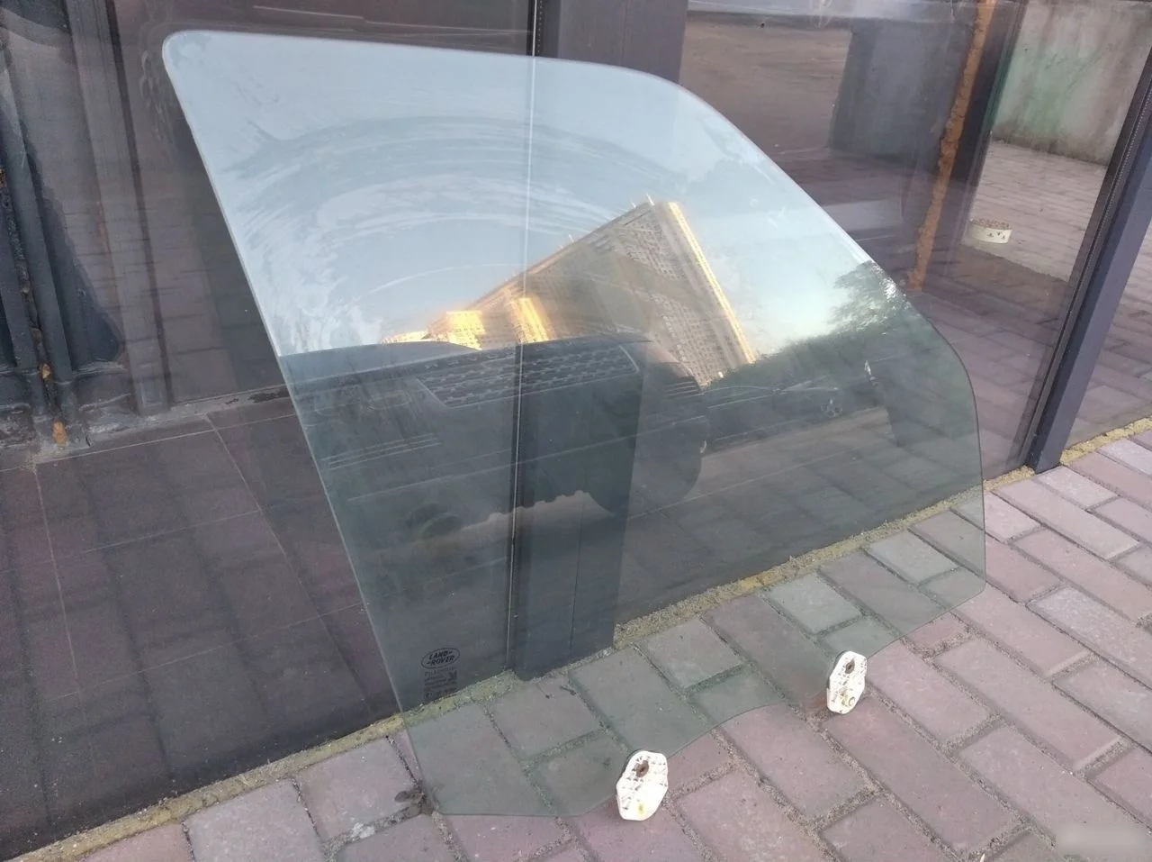 стекло двери Land Rover Range Rover Sport I (2005—2009)