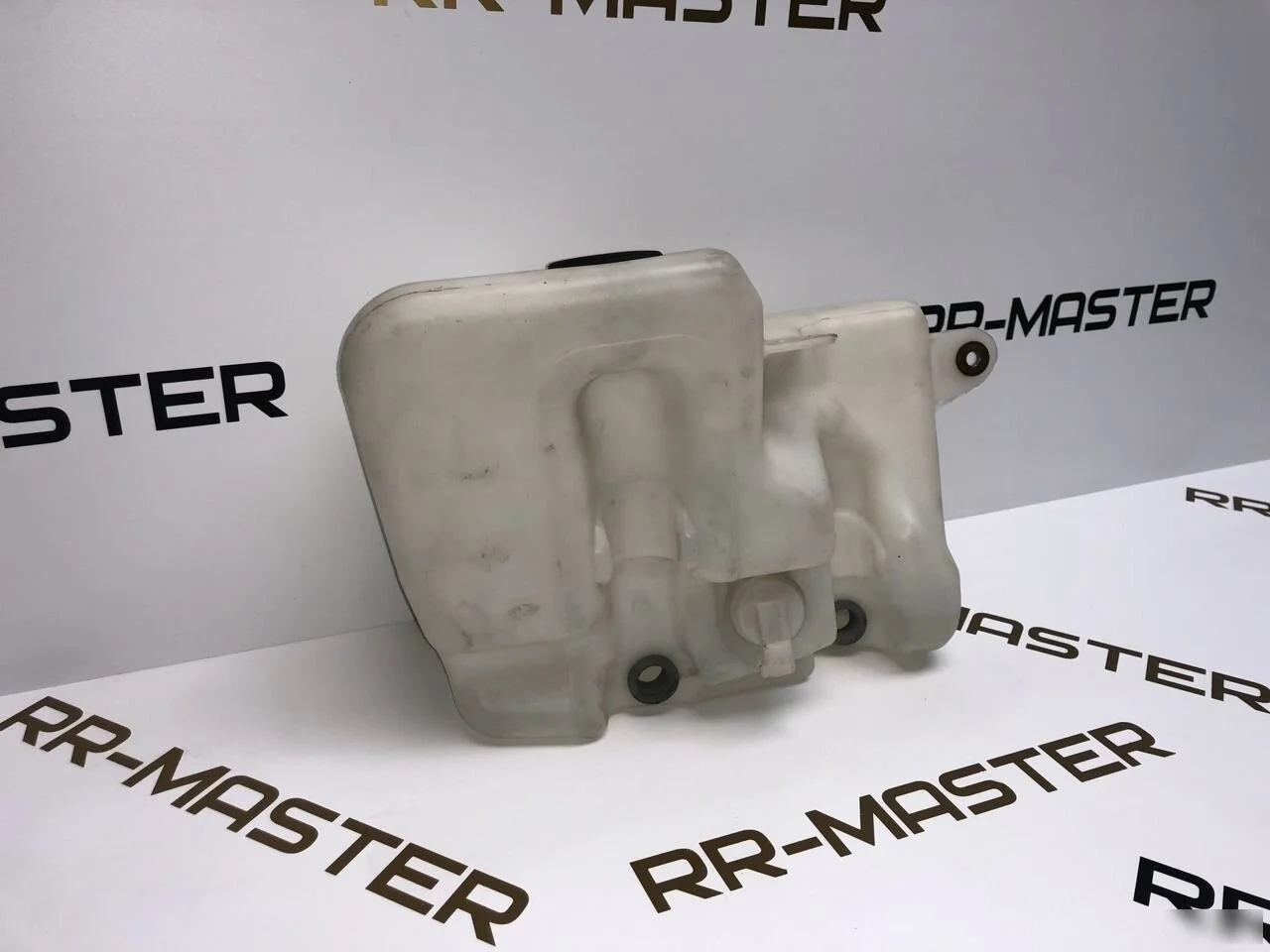 Бачок омывателя Land Rover Discovery Land Rover Discovery III (2004—2009)