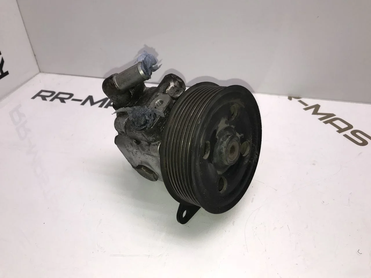 Насос гур Land Rover Discovery 3 2,7TDV6 Land Rover Discovery III (2004—2009)