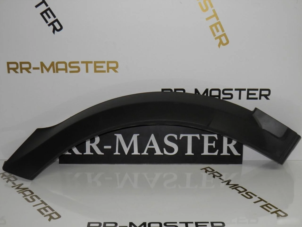 молдинг правой задней колёсной арки Land Rover Range Rover Sport II (2013—2017)