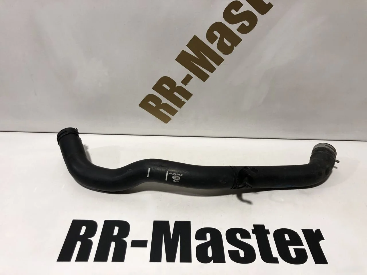 шланг охлаждения 3.0tdv6 Land Rover Discovery IV (2009—2013)